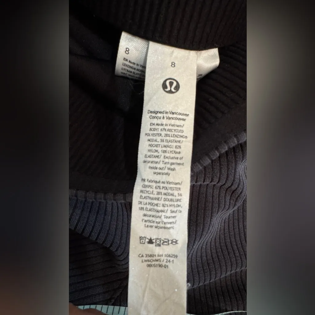 Lululemon Ribbed Softstreme Zip-Leg High-Rise
Cropped Pant 25" black size 8 - Image 6
