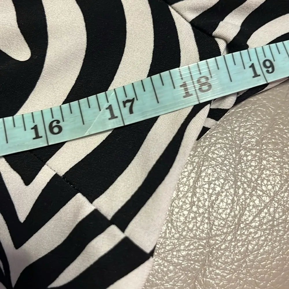 Inc Zebra Print Button Down Stretchy Shirt Size Medium. White - Image 6