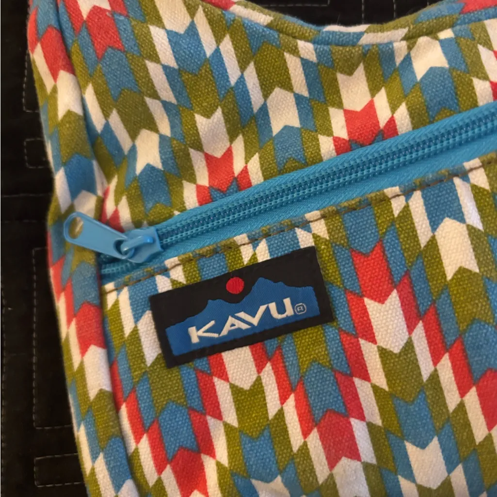 KAVU Women's Shoulder Multicolor Patterned Bag - Image 4