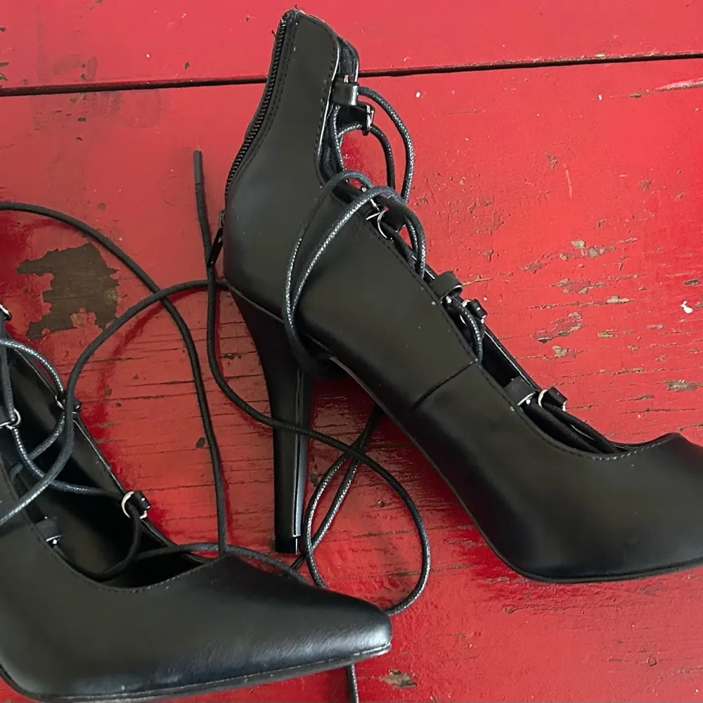 Stiletto Heels with Ankle Boot Design sleek sexy-Charlotte russe-Regina size 10 - Image 4