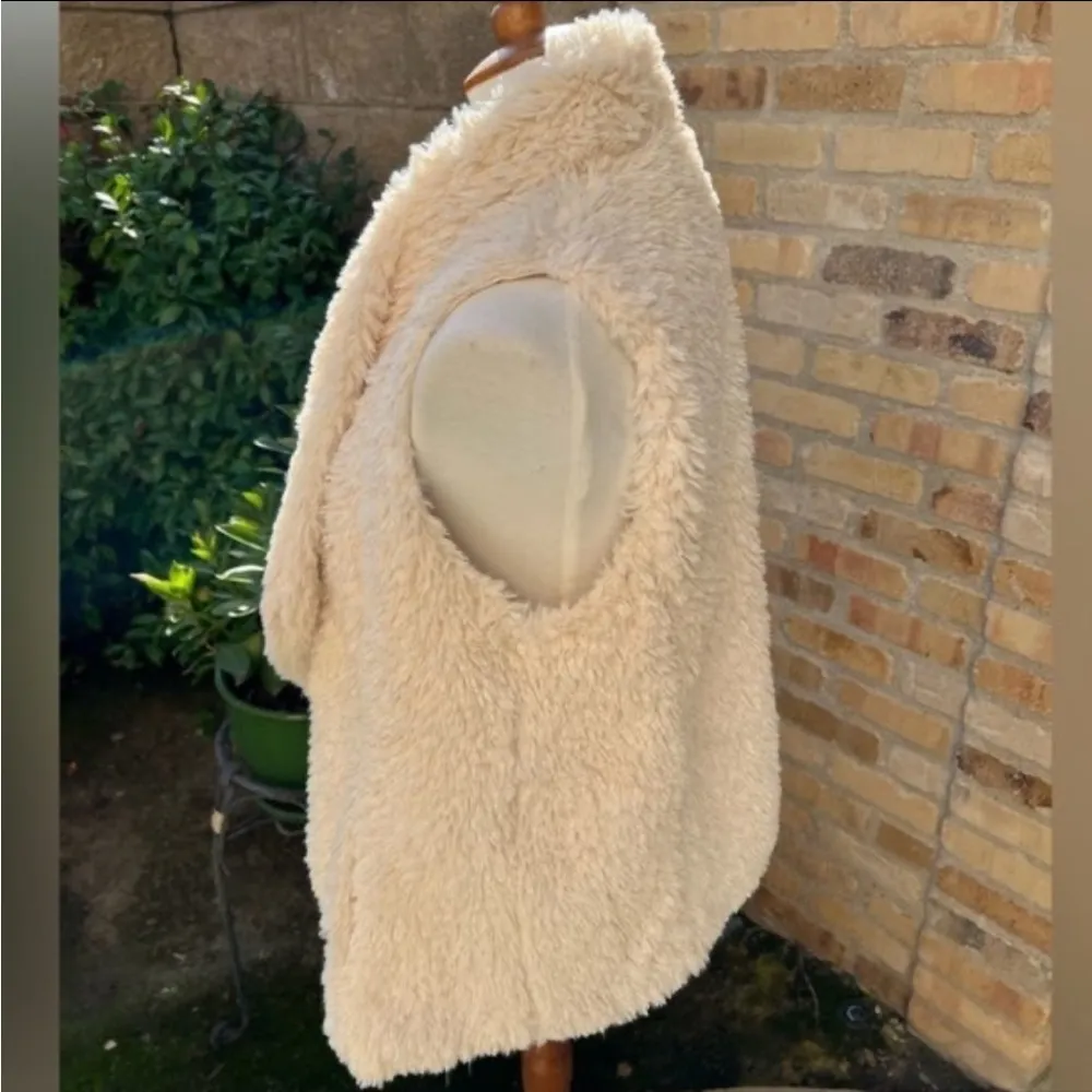 Calvin Klein Cream Fluffy Faux Fur Sleeveless Vest - Image 9