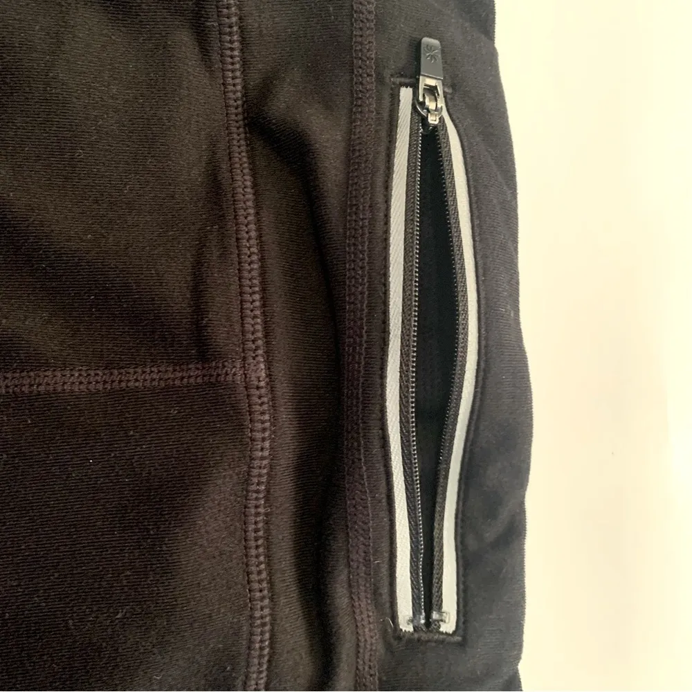 Athleta Capri length black yoga exercise workout pants Size Medium - Image 5