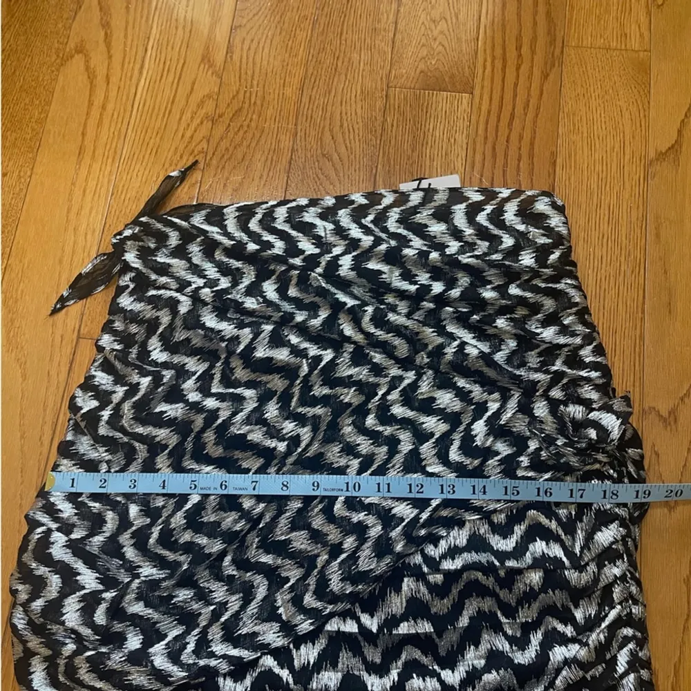 ZARA Wrap Up Knotted Mini Skirt Zigzag printed Party Black And Sliver Sz L - Image 10