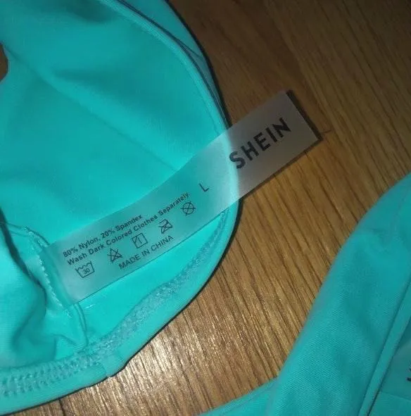 SheIn Solid top with cheeky Bikini bottoms - Image 3