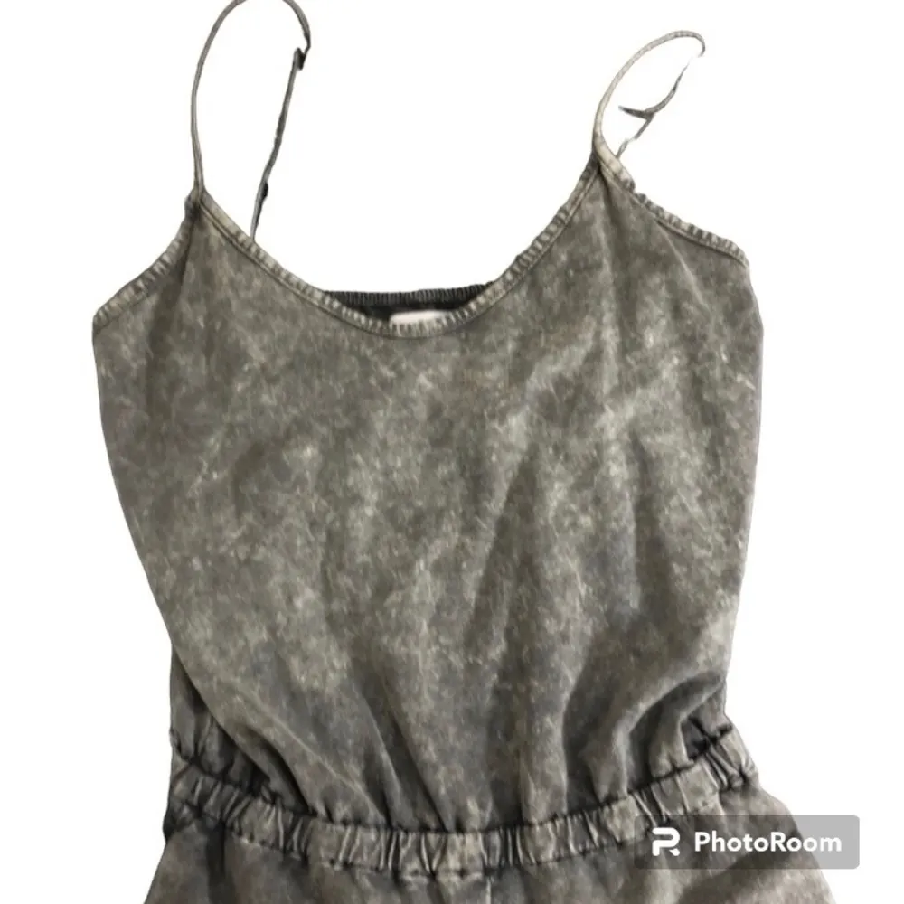 Full Tilt Washed Ruffle Gray Romper size L - Image 6