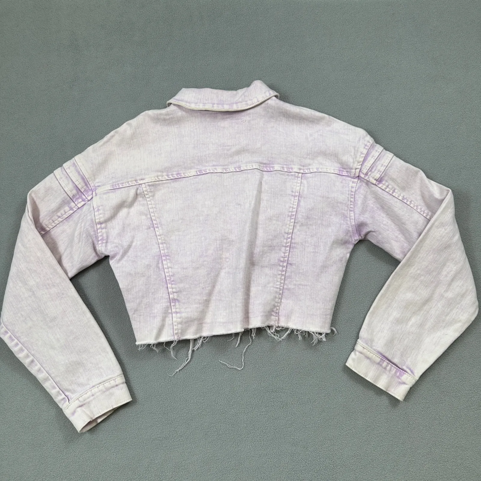 Gianni Bini GB Cropped Denim Jean Jacket S Lavender Acid Wash Distressed Raw Hem - Image 2