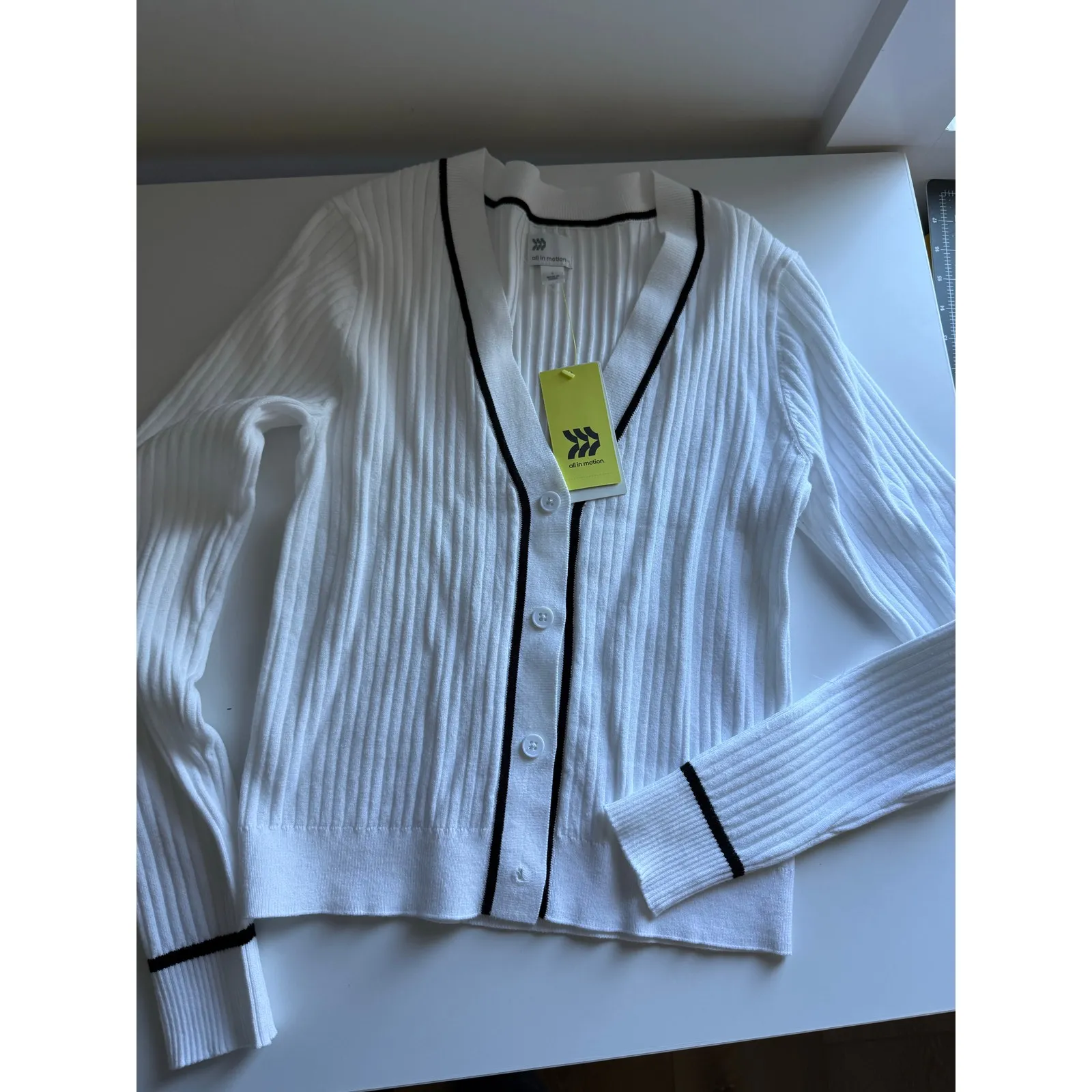 $30 New All In Motion White Ribbed Cardigan - Small - Image 4
