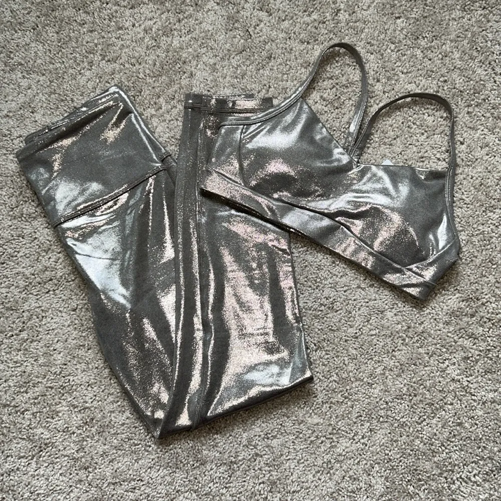 Athleta glossy leggings & top set. S - Image 3