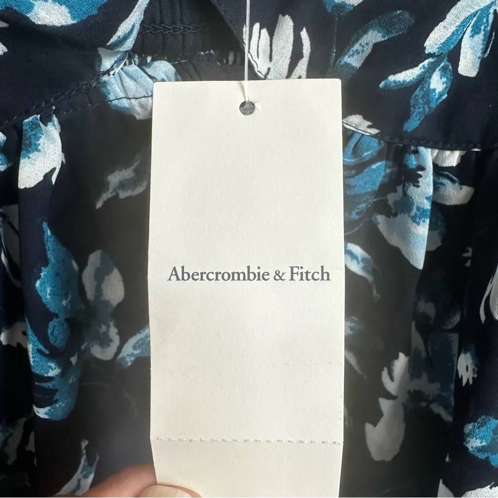 NWT Abercrombie & Fitch Blouse Women’s size Medium black blue floral smocked top - Image 8