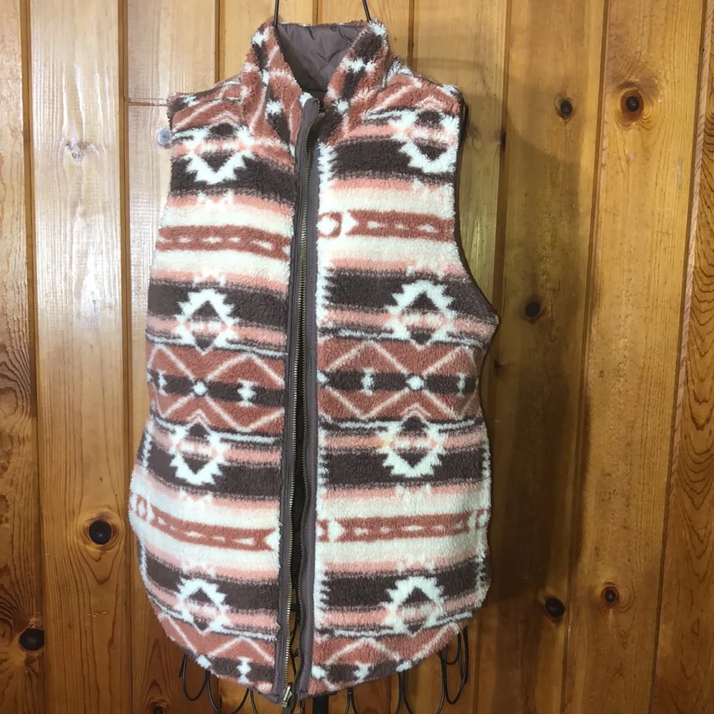 Maurice's Maurice Aztec western country Printed Reversible Sherpa Zip Up Vest size small - Image 6