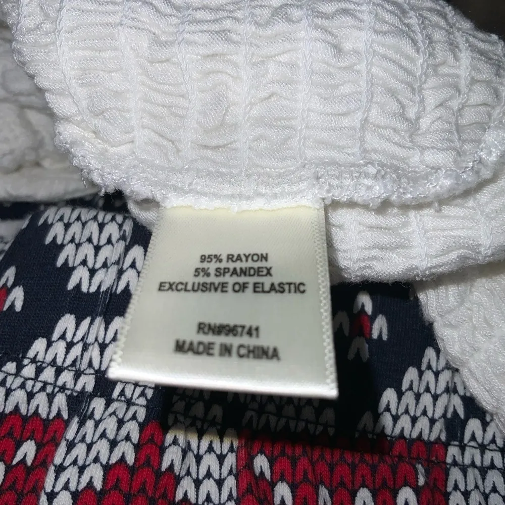 Self Esteem White Shirred Tank Top With Red & Navy Winter Print Leggings M/L - Image 8