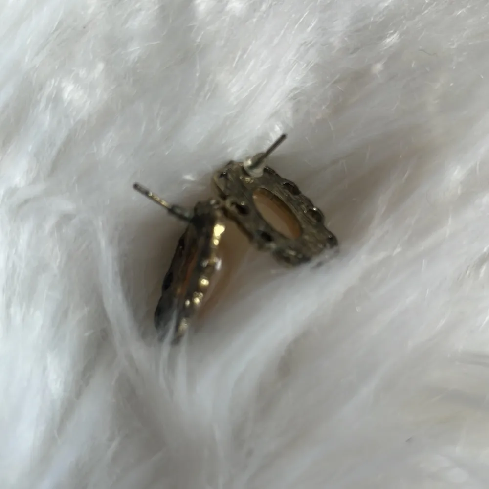 Pretty cabachon filigree earrings - Image 6