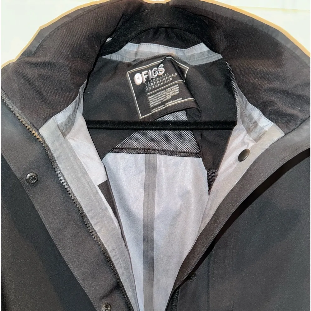 Rare** Figs rain jacket. - Image 5