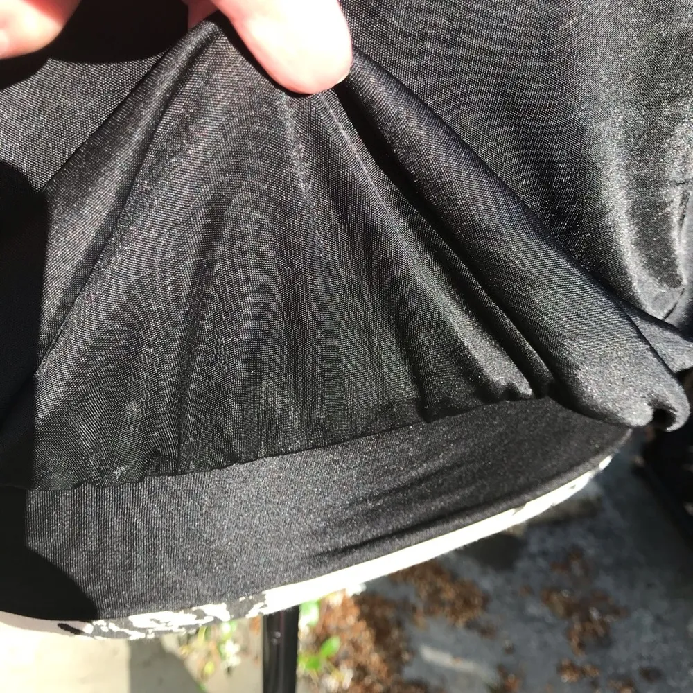 BCBGMAXAZRIA Classy Black Off Shoulder Tank Top Sz XXS - Image 3