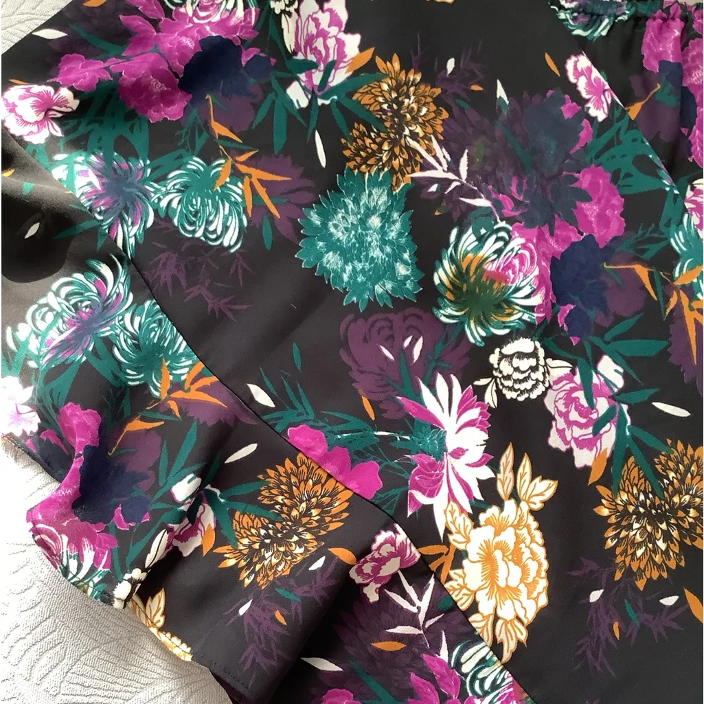 Flower blouse 🌸 nice and dressy 🌼 Black Size 1X - Image 6