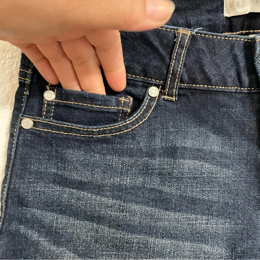 NWT Cato Womens Shorts Denim Blue Jean Mid Rise Stretch Roll Cuff Size 2 - Image 6