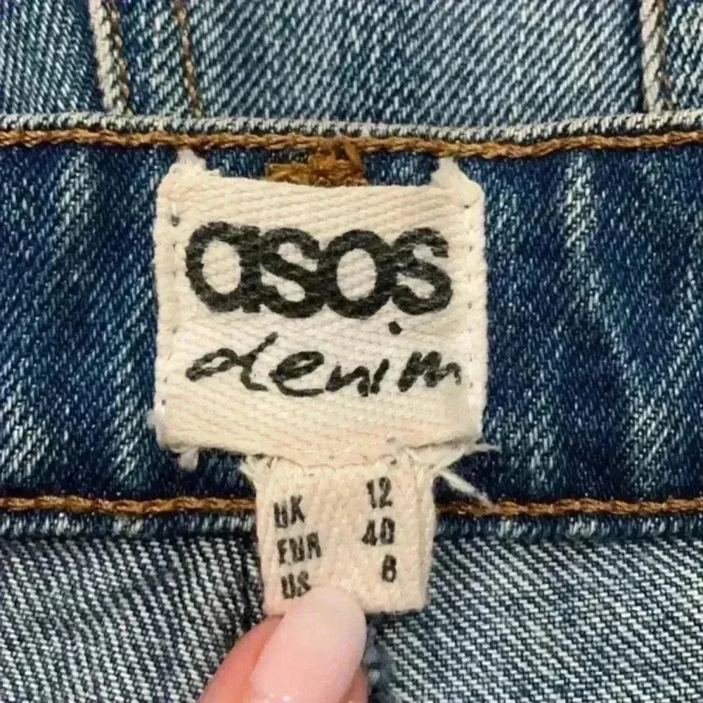 ASOS high rise ripped jean shorts in size 8 - Image 4
