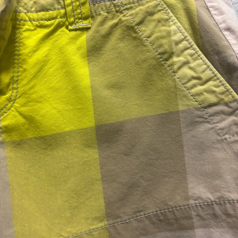 Old Navy Womens Yellow Plaid Shorts Size 2 - Image 4