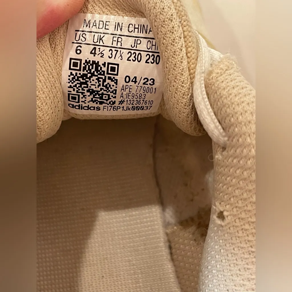 Adidas Women’s Response CL White Sneakers Size 6‎ - Image 7