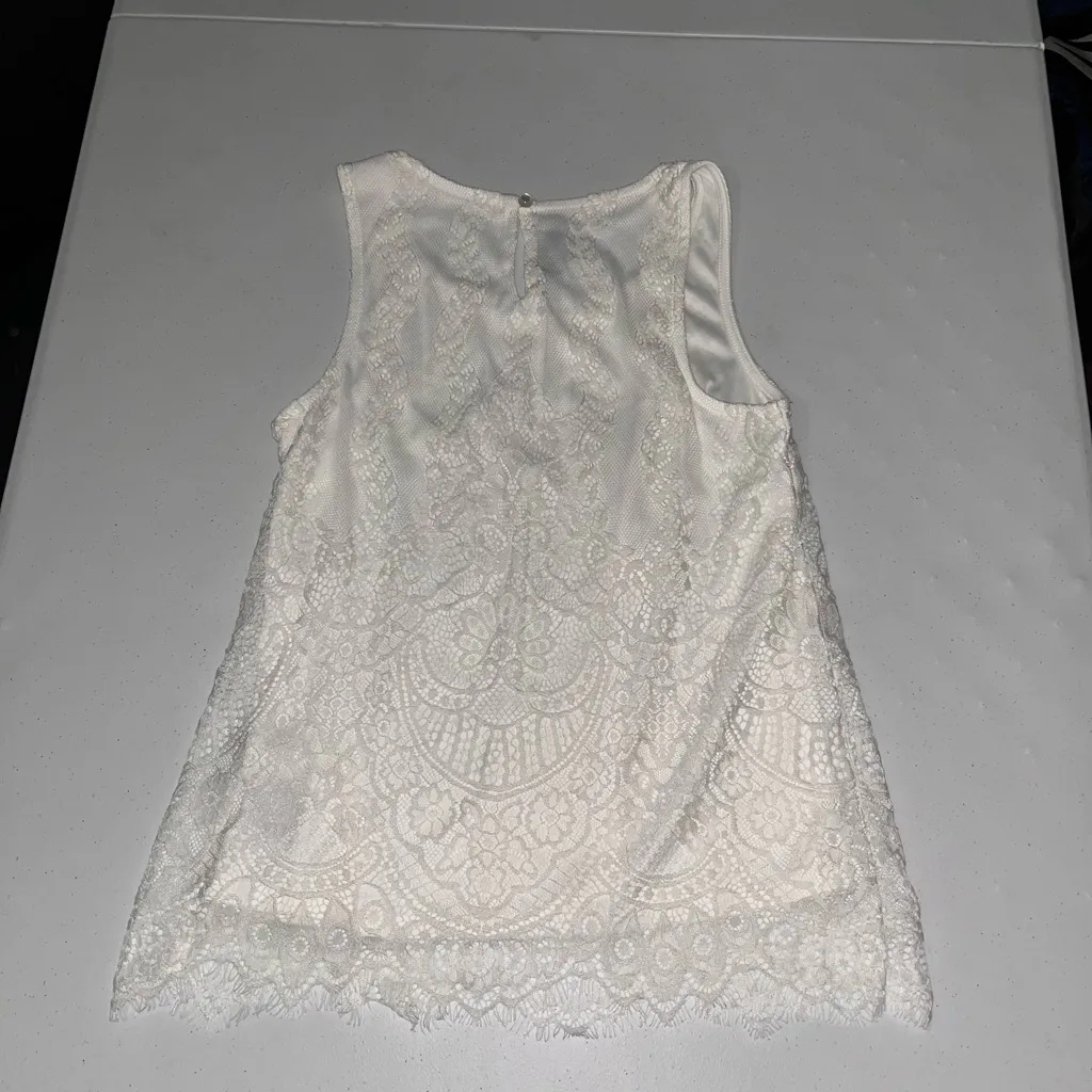 💙 NWOT Iz Byer White Lace Tank Top Blouse - Image 2