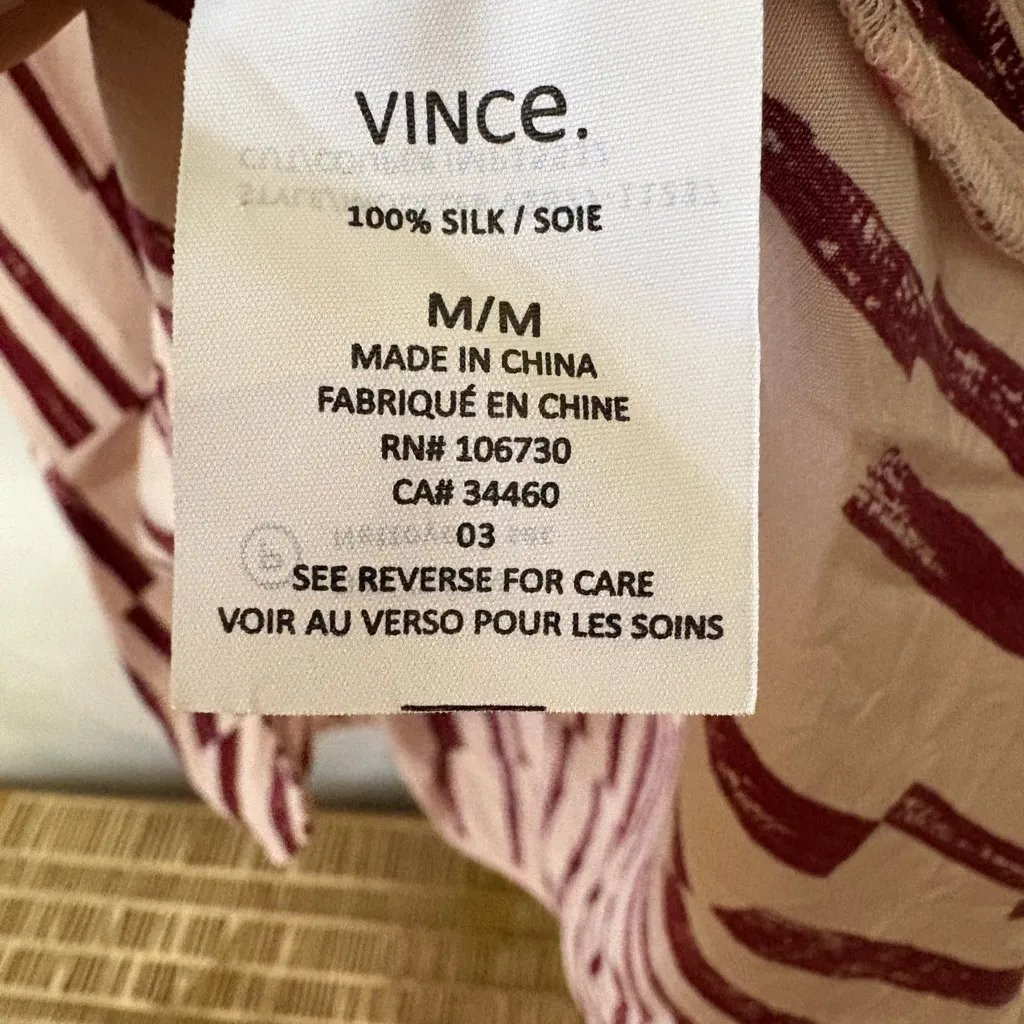 Vince‎ Silk Geometric Print Tank Size Medium - Image 6