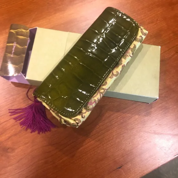 NWT MAC Cosmetic bag - Image 8