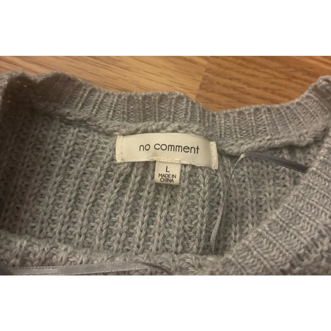No Comment Sweater With Bows Size Large - Image 4