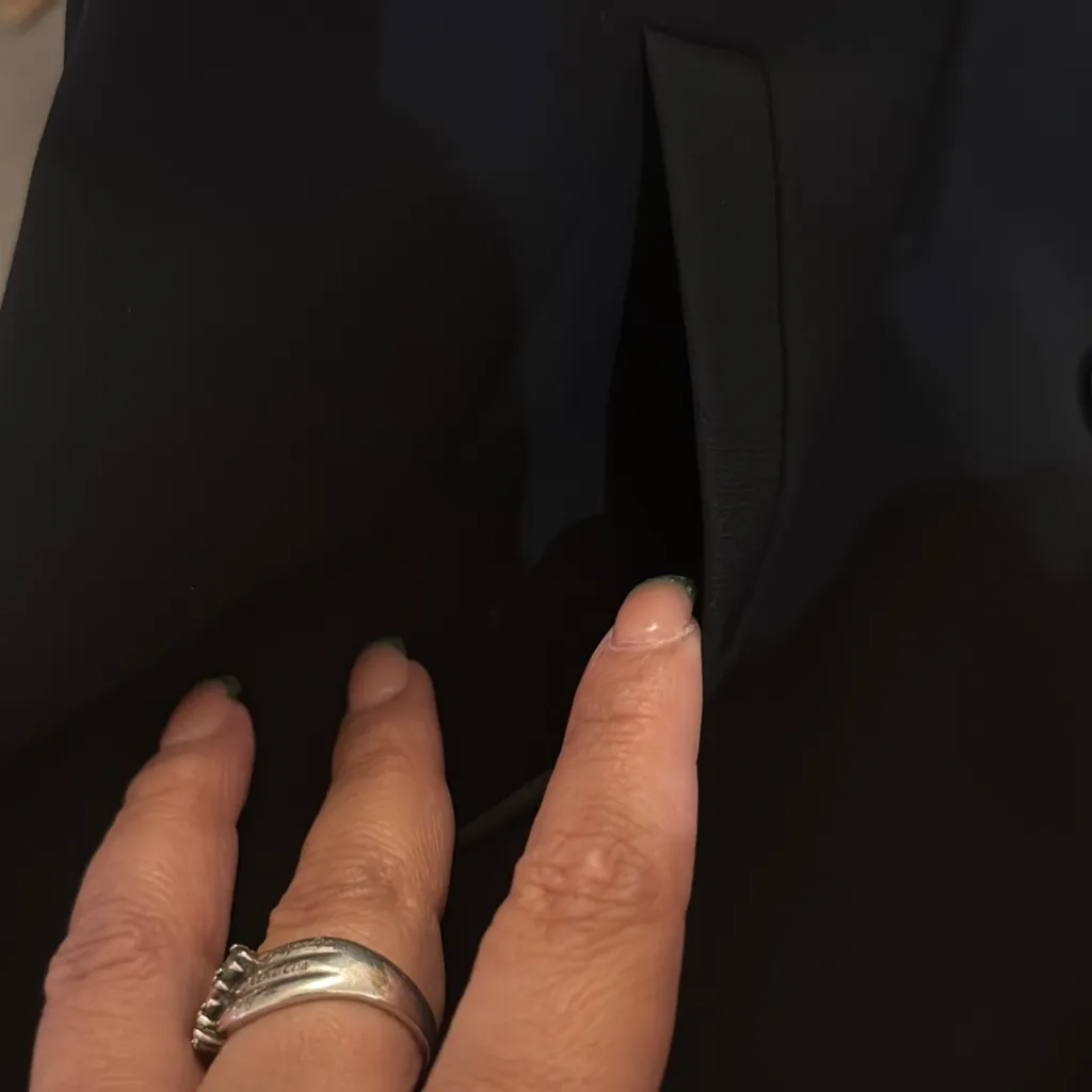 Ann‎ Taylor Women's Black Sleeveless Jacket - Image 6