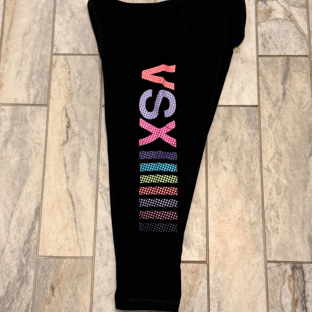 Victoria's Secret Sport women's small black capri leggings - Image 3