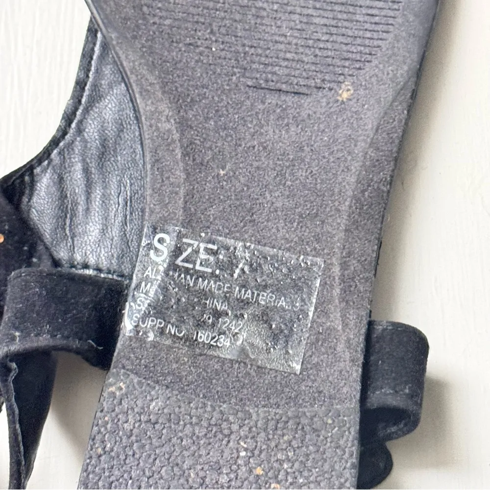 MIXIT Women's  Black with Rhinestone Detailing T Strap Style Sandals Sz 7 - Image 7