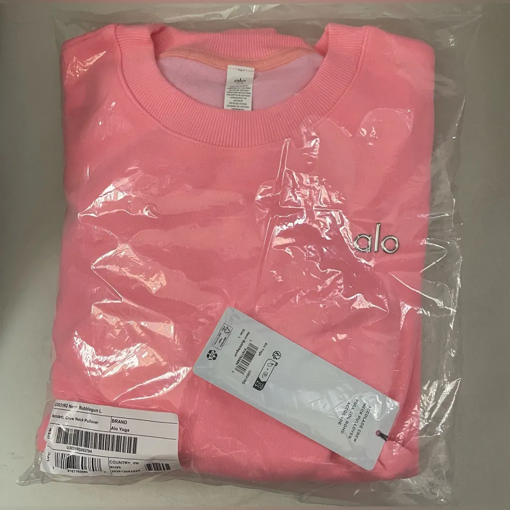 ALO Yoga NWT Accolade Crew Neck Pullover Neon Bubblegum Size L SOLD OUT COLOR - Image 4