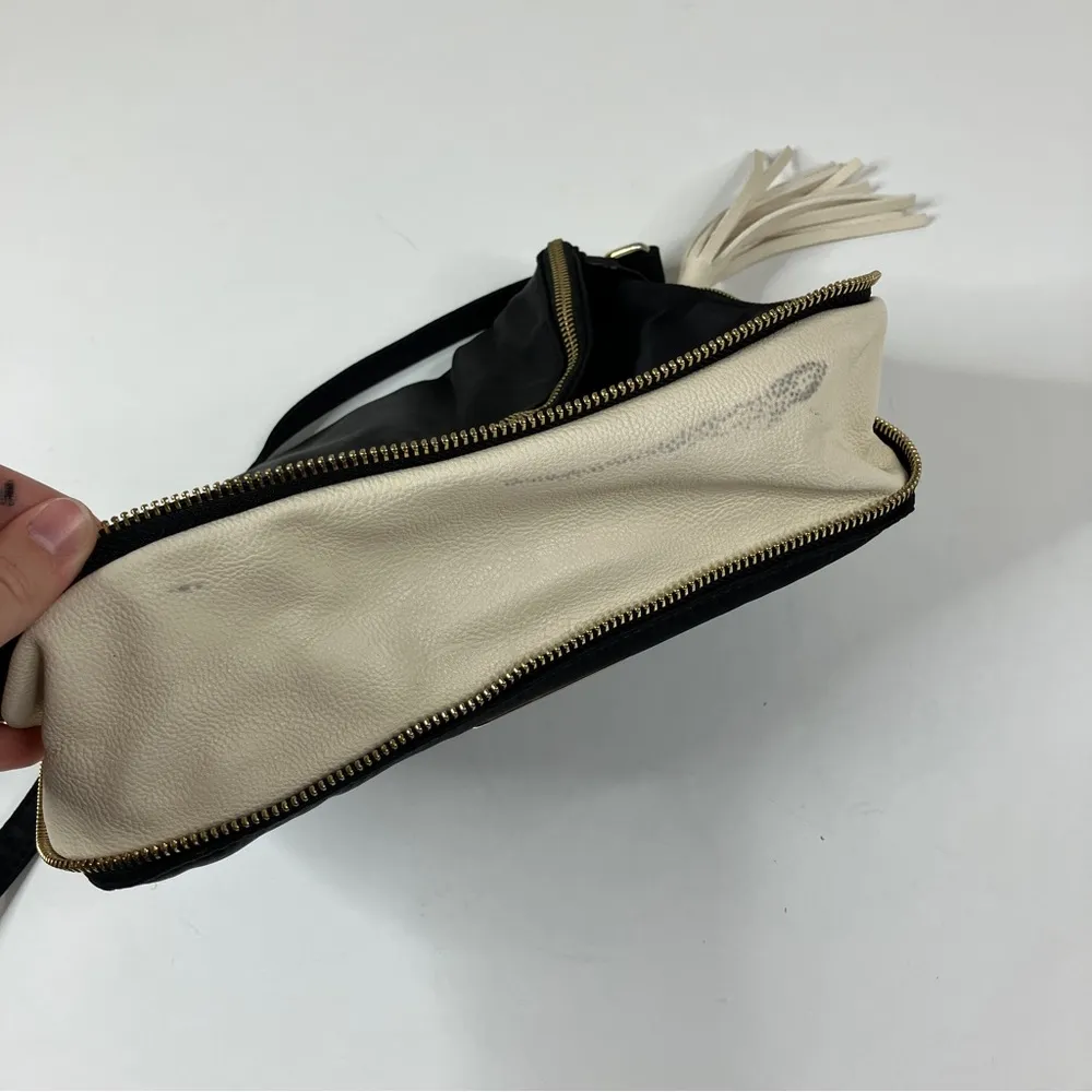 Steve Madden | Black Beige Zip Around Purse - Image 9