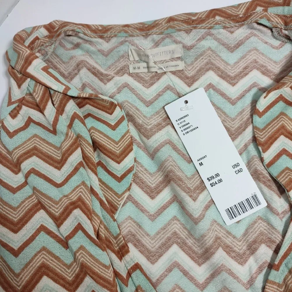 NWT Urban Outfitters crop top faux wrap size M - Image 4