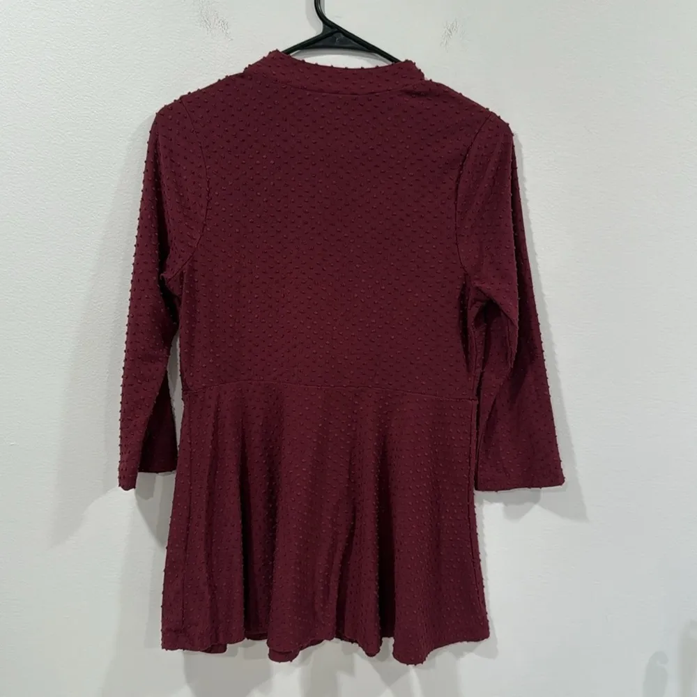 Motherhood Maternity Maroon Textured Top Size Small EUC - Image 5