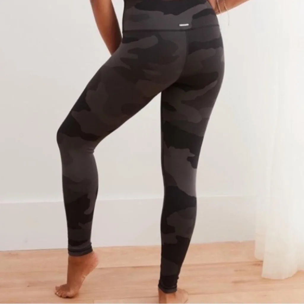 Aerie  Camo Leggings - Size Medium‎ - Image 2