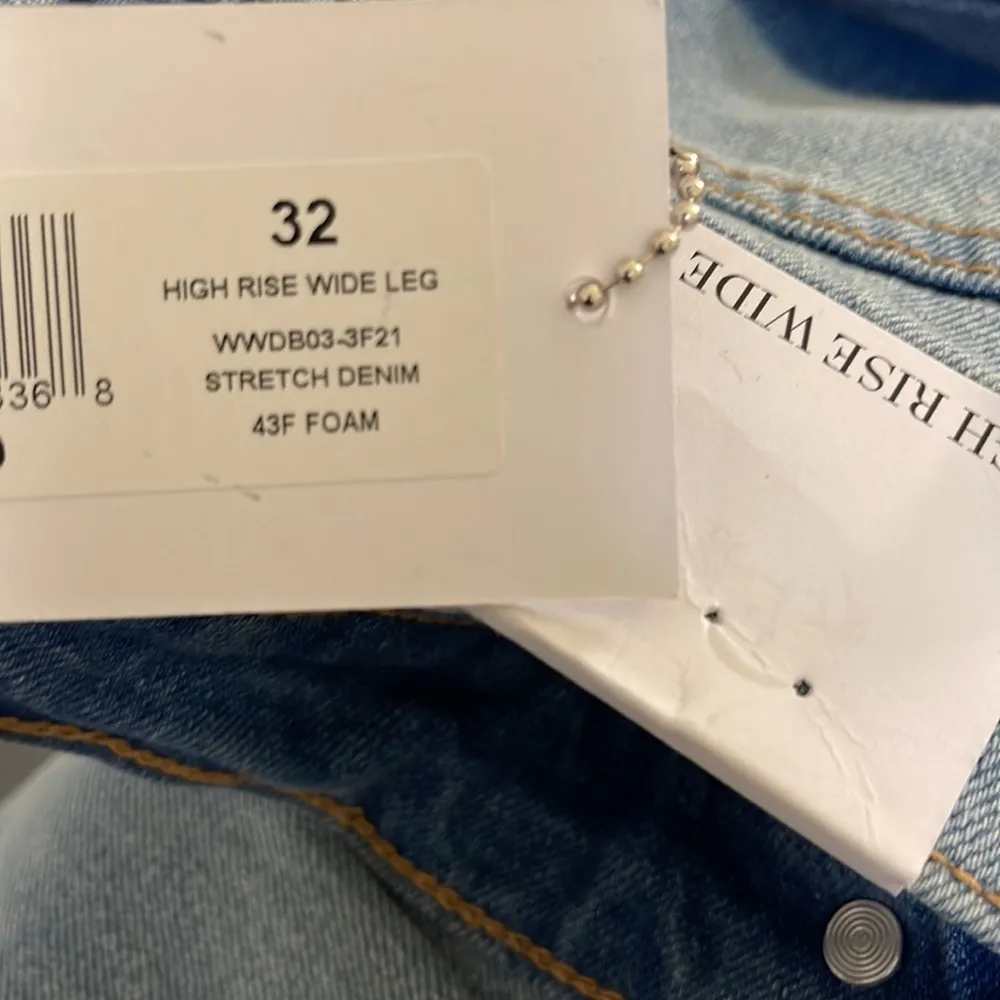 WeWoreWhat High Rise Wide Leg Jeans in Foam size 32 - Image 4