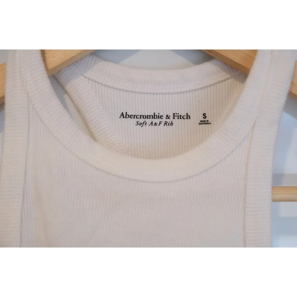 Women's Abercrombie & Fitch Soft A&F Rib White Knit Crop Top Tank Top Size Small - Image 3