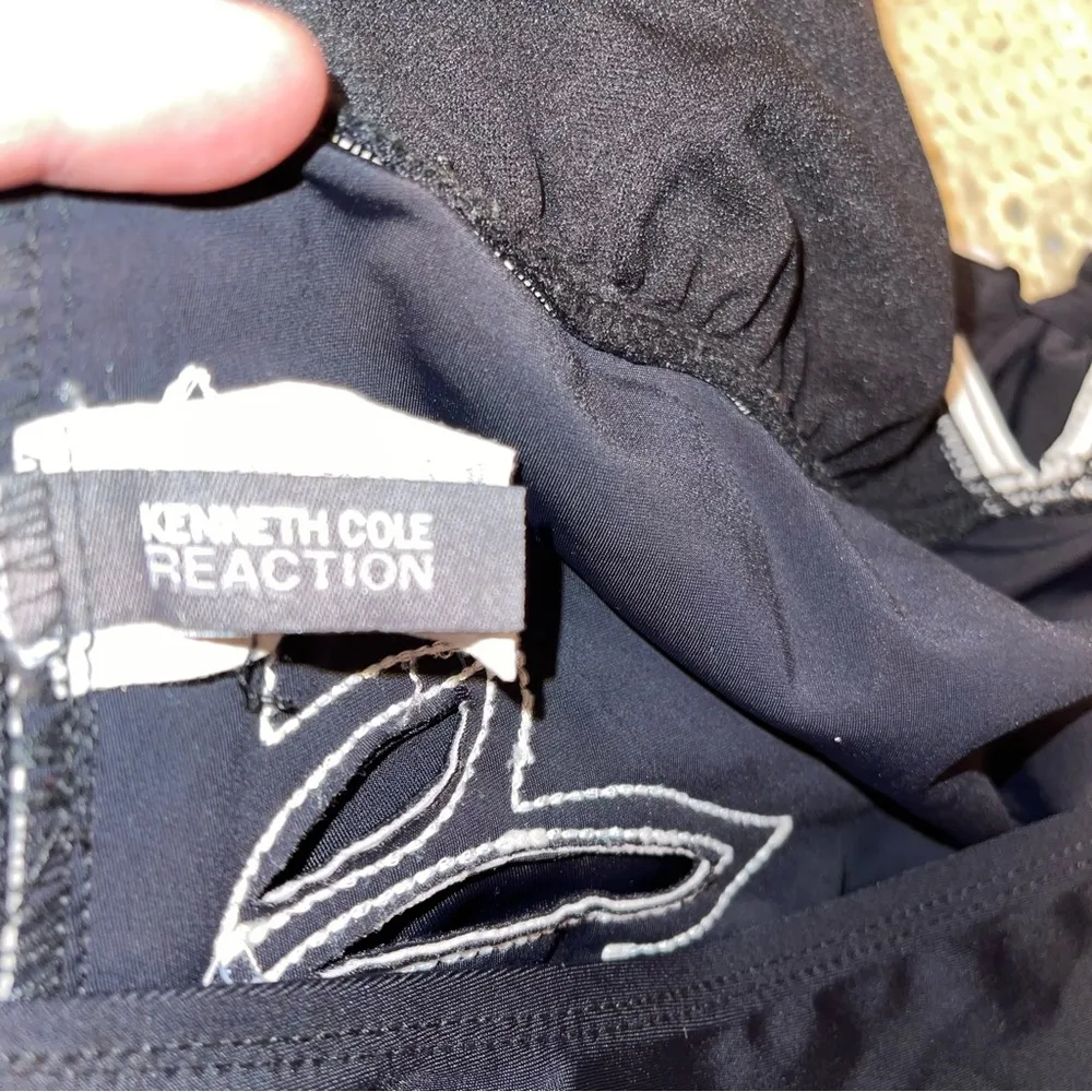 Kenneth Cole Reaction Women’s Halter Swimsuit Top Black Size Large Swimwear - Image 4