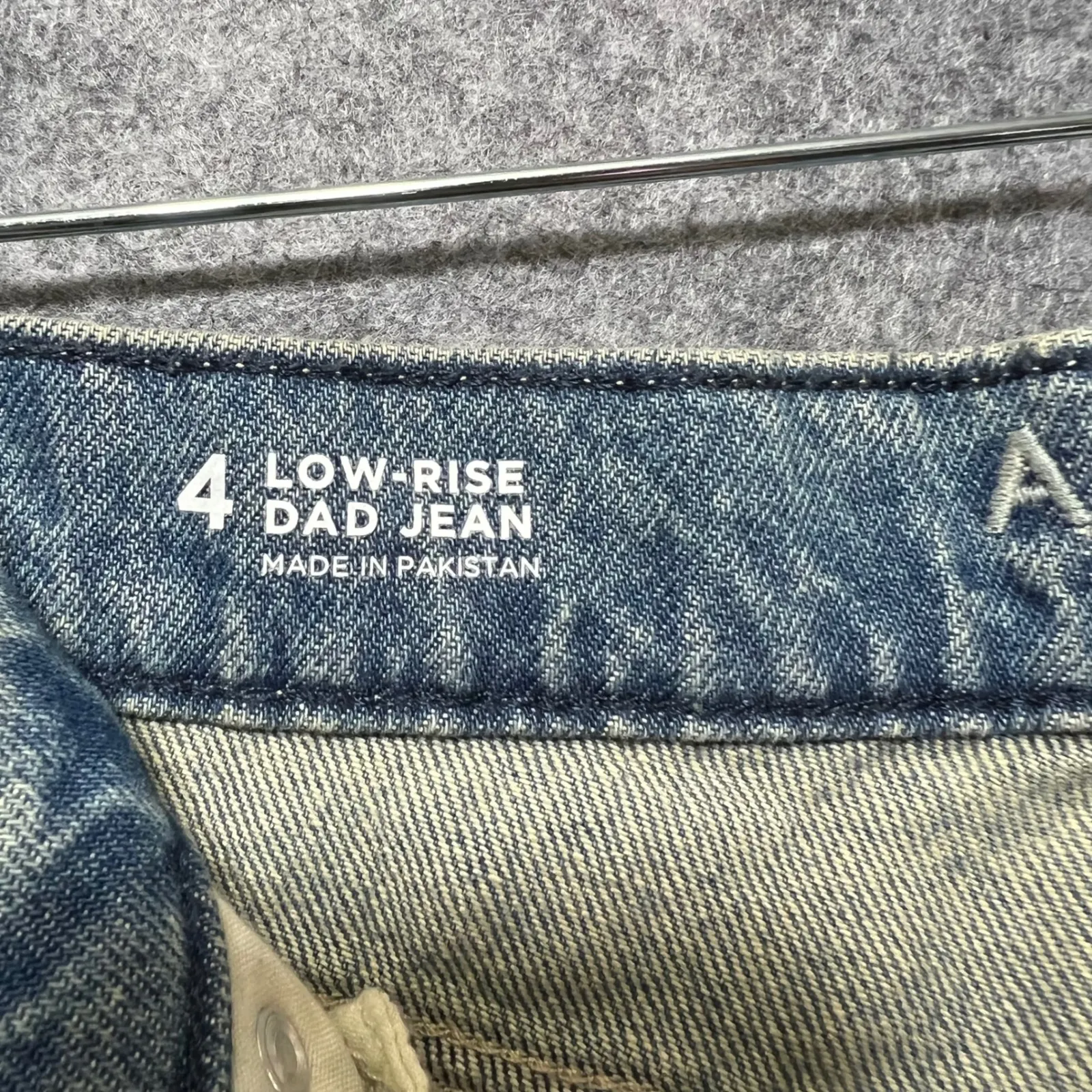 Arizona Jean Co Low Rise Dad Jeans Distressed Ripped‎ Denim Light Wash Size 4 - Image 8