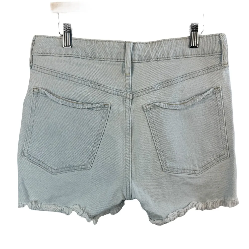 Old Navy O.G. Straight High Rise Distressed Denim Shorts Sz 6 Light Wash Raw Hem - Image 2