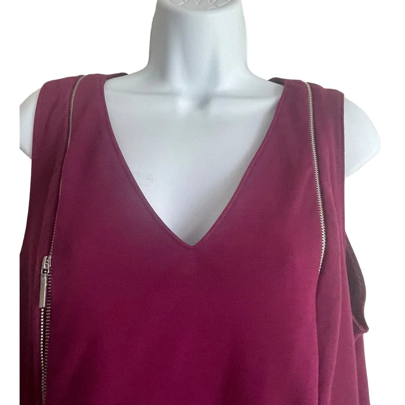 Lane Bryant Women Tunic Top 14/16‎ Wine Stretch Unique Zipper Detail Futuristic - Image 4