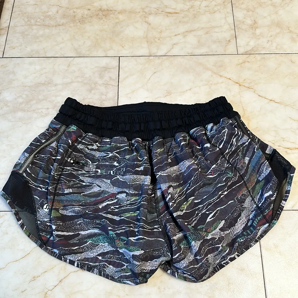 Hotty Hot Short (2 1/2") in Mini Sweatr Multi Black / Black - Image 7
