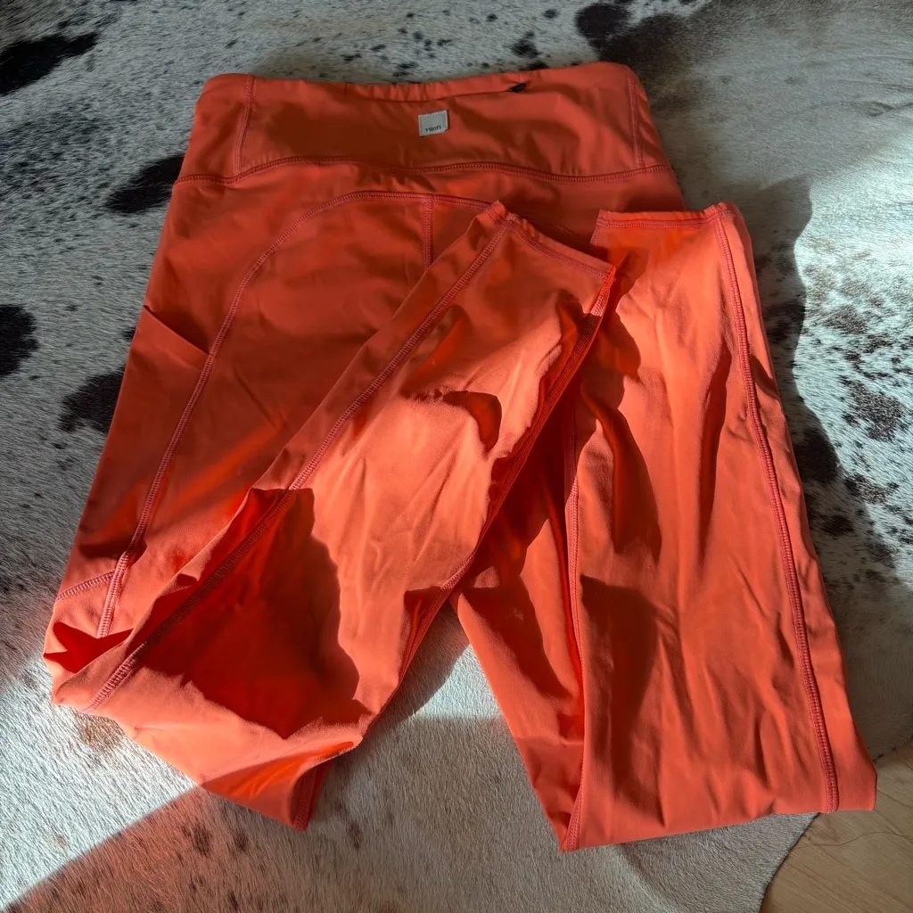 VUORI Stride Legging Performance‎ High Rise Size Medium In Pomelo - Image 6