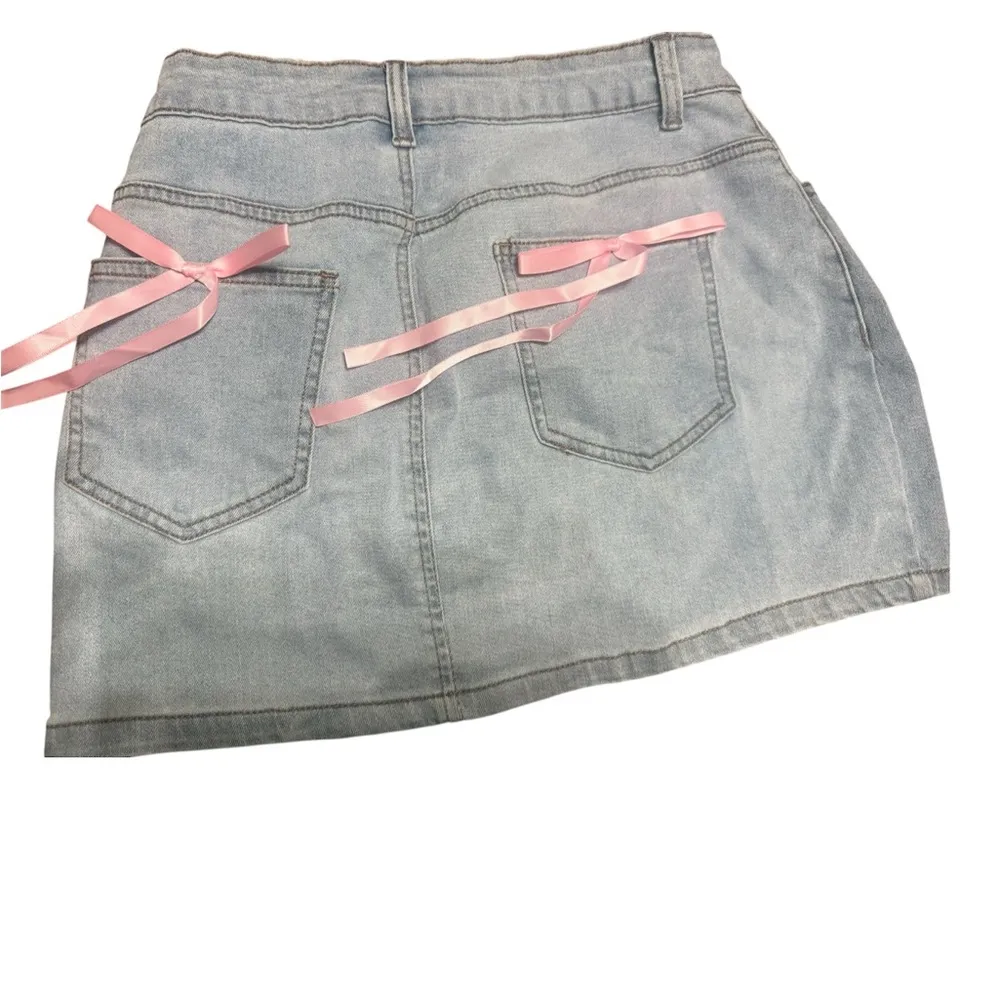 SHEIN Light‎ Wash Denim Mini Skirt - Image 3