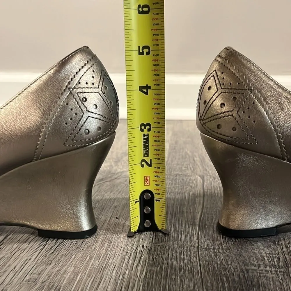 BCBG Silver Metallic Leather Wedges w/ embroidery, fits like 7.5 - Image 9