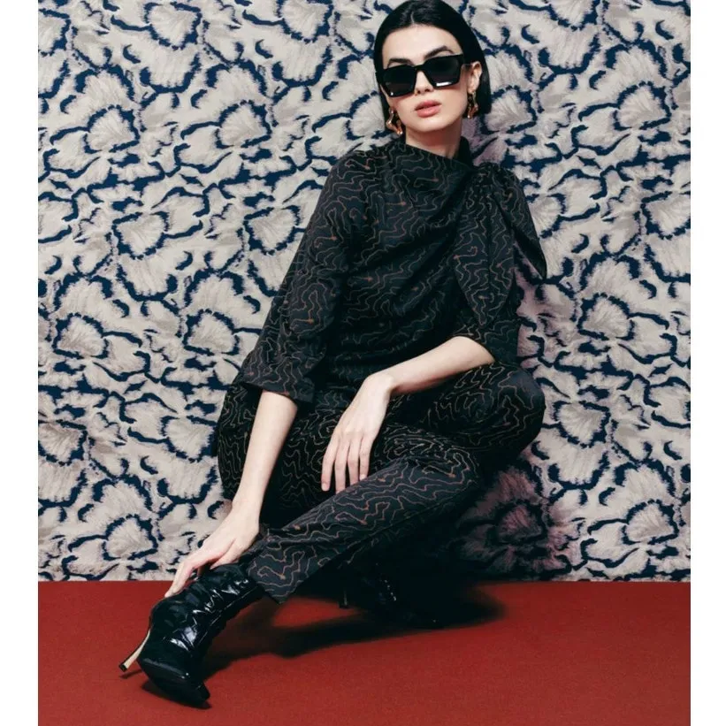 HILTON HOLLIS Blouse Jacquard Black Blue Sleeve Boatneck Tie neck Size M - Image 9