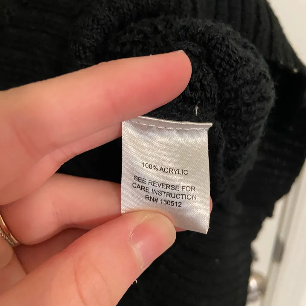 EUC One7Six women’s black loose fluffy knit cowl neck‎ short sleeve sweater M Size M - Image 5