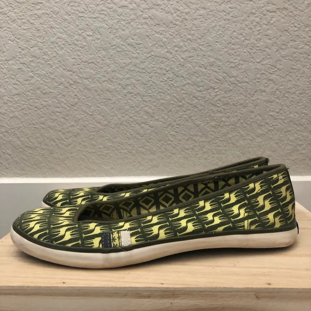 Keds Green & Yellow Giraffe Eleanor Mary Jane Slip On Sneakers 8 - Image 2