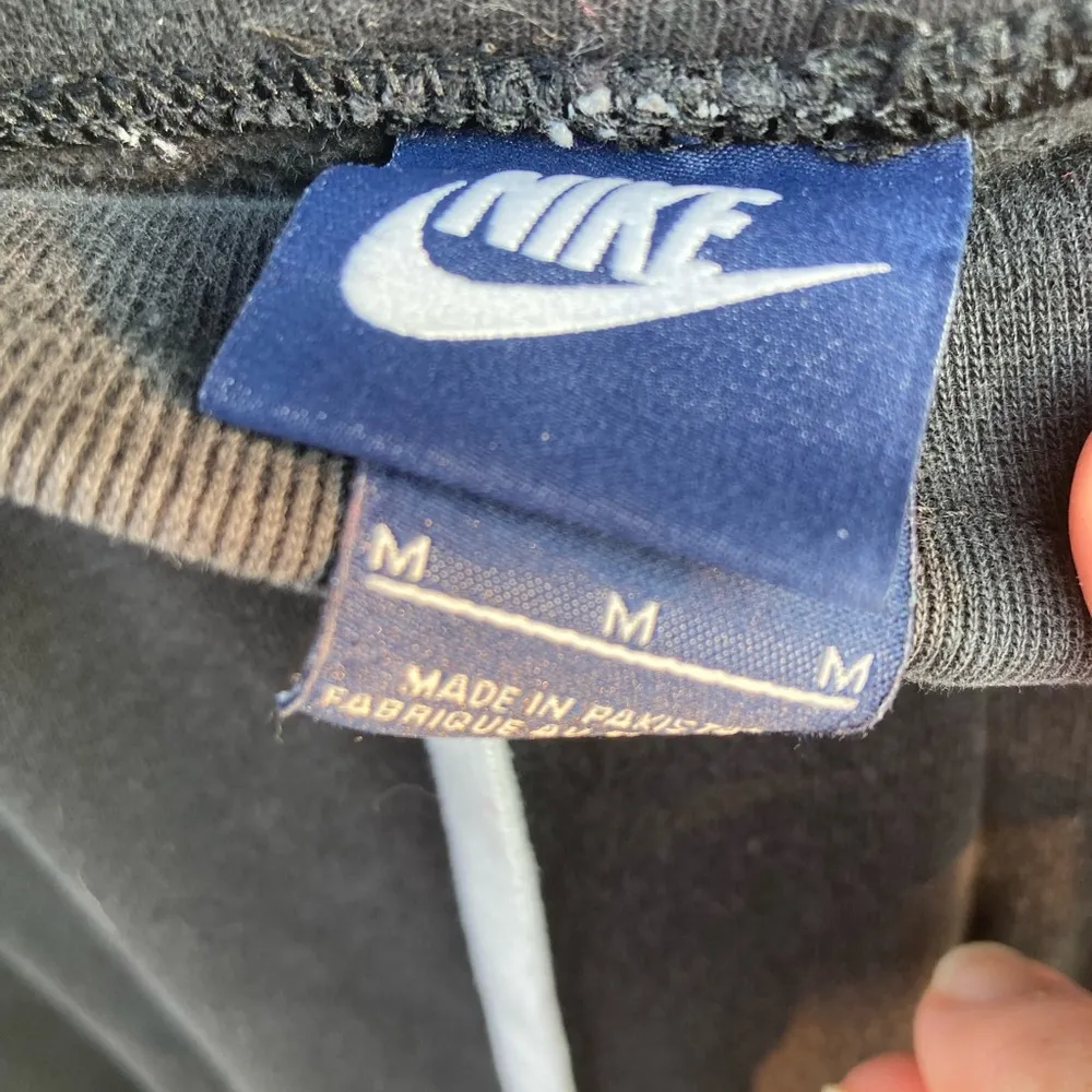 Nike women’s cropped sweats - Image 2