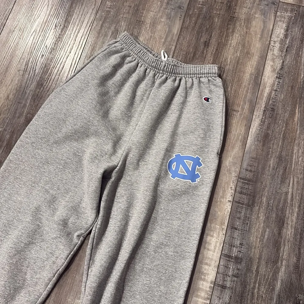 Champion College Corner UNC Gray  Sweatpants Small - Image 3